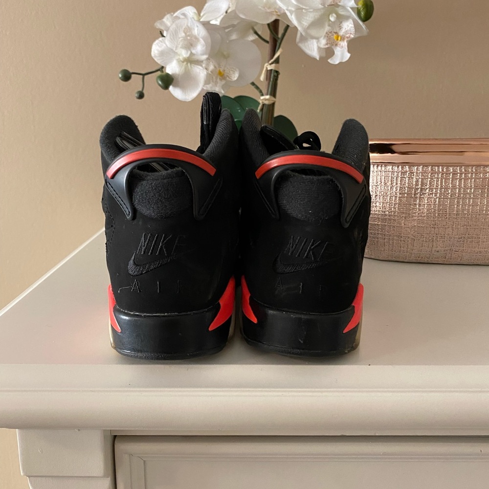 Nike Air Jordan Retro 6 6Y - Picture 2 of 4
